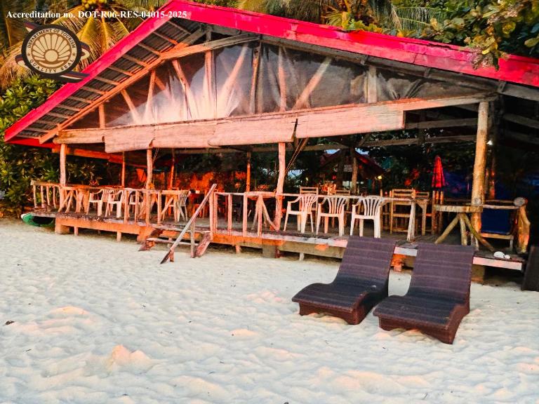 White Beach Front and Cottages - B&B Buruanga