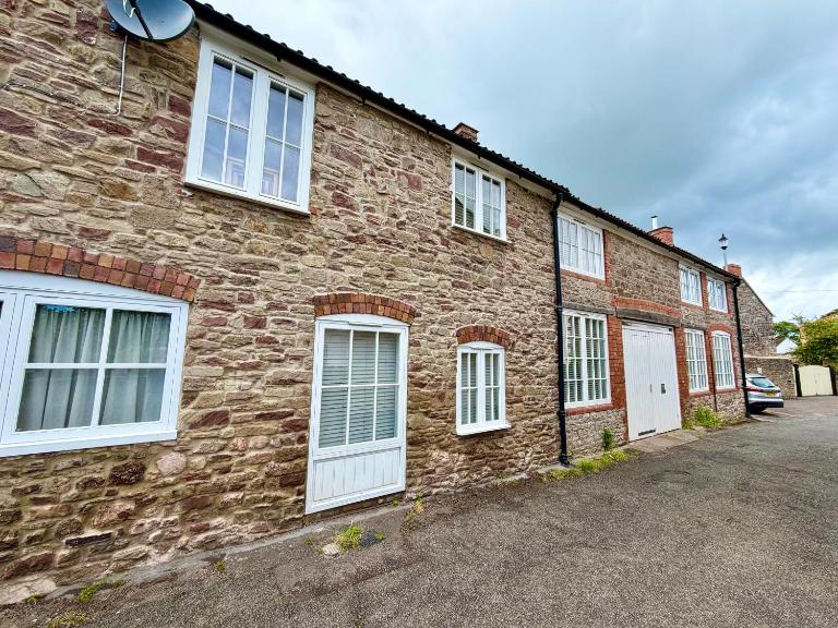The Old Stables -5 min from M5, J14 - B&B Thornbury