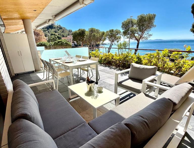 NC APARTMENTS Bajo A Canyelles Mar - 6 PAX - B&B Roses