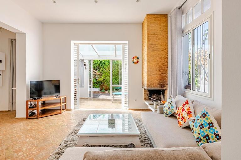 R03 - Chic & Cozy 3BR Home - Prime Location Rabat - B&B Rabat
