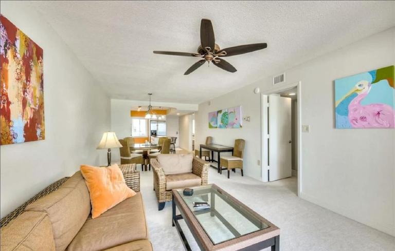 Two Bedroom Gulf Front Residence with Water Views - B&B Fort Myers Beach