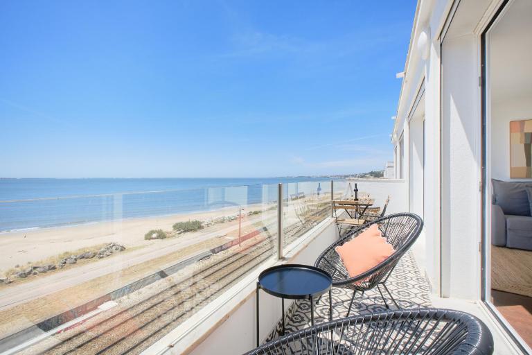 Dreamy Sea View Balcony - B&B Algés