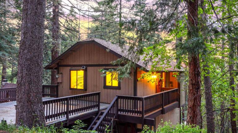 Cabin by Enchanting by AvantStay - B&B Lake Arrowhead