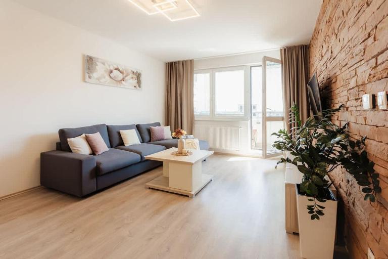 BNB Perla Ruzinova Apartment with balcony - B&B Bratislava