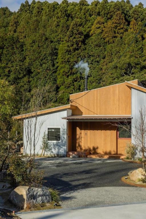 ZINEN River side villa BBQ サウナ 水風呂 プール 焚き火 薪暖炉 - Bed and Breakfast Ōtani