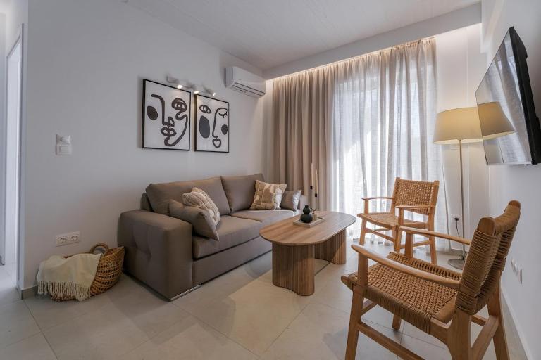 Aegean Breeze Family Suite in Sounio - B&B Sunión