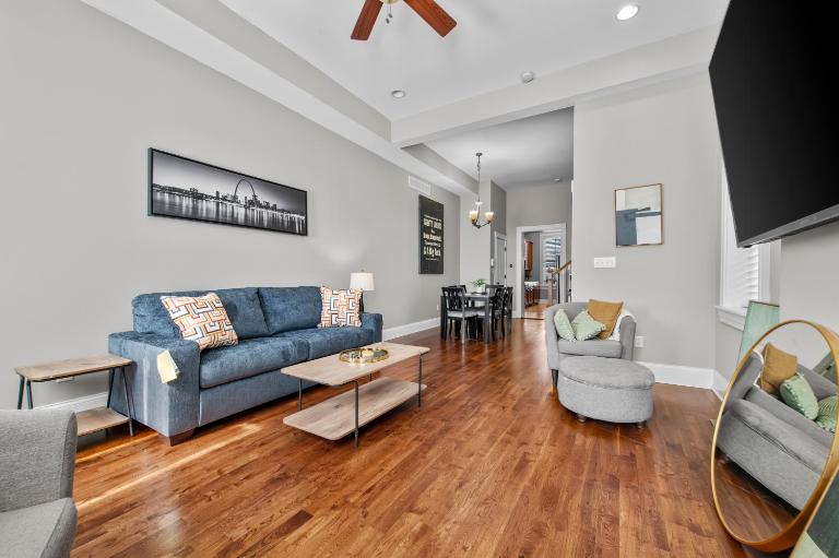 The Benton Lounge Historic Retreat - Ferienwohnung Soulard