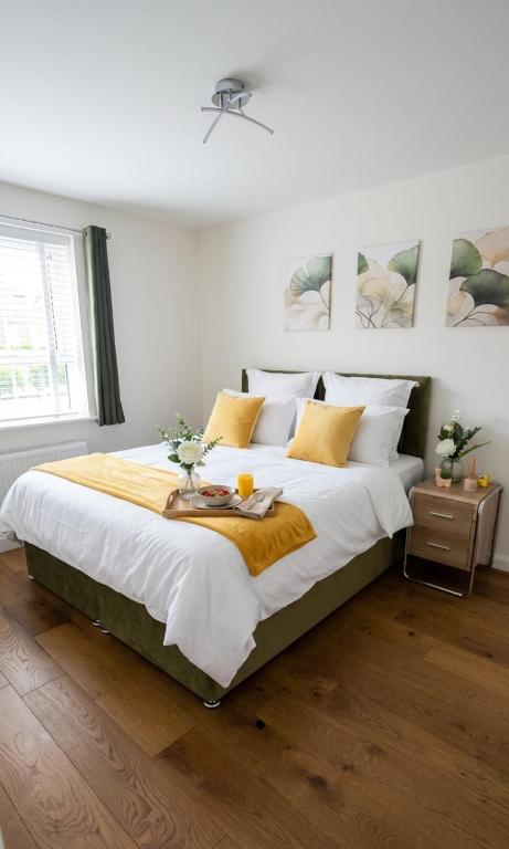 Cosy 6 BR-3 Baths-EV Charger and Free Parking-CV22-Warwickshire-Groups-Families-Contractors-Pets Welcome-By The Home Makers Hub - Chambres d'hôtes Rugby