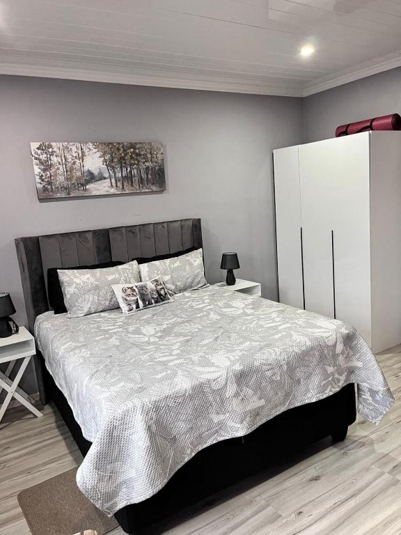 Human on Ten BnB - Ferienwohnung Summer Pride