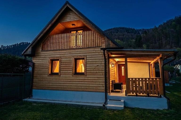 Chata pri Kaštieli - 2 E-bikes - Ferienwohnung Necpaly