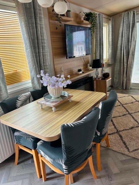 The Pointon-Bordeaux Caravan Co - B&B Rhyl