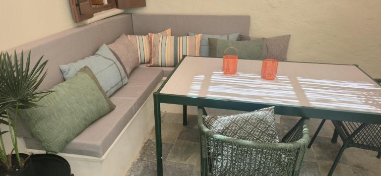 Church House Old Town - B&B Rodi