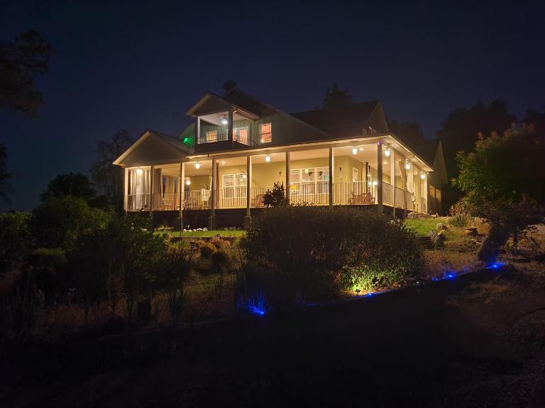 The Shed On Sunrise - B&B Redding