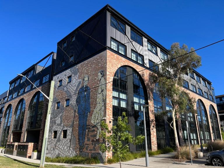 Luxurious 2 Bed 2 Bath Woolstore apartment - Bed and Breakfast Kingston