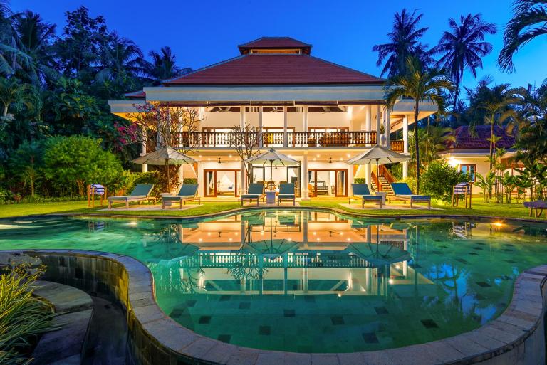 Villa Manor Beachfront, North Bali - B&B Julah