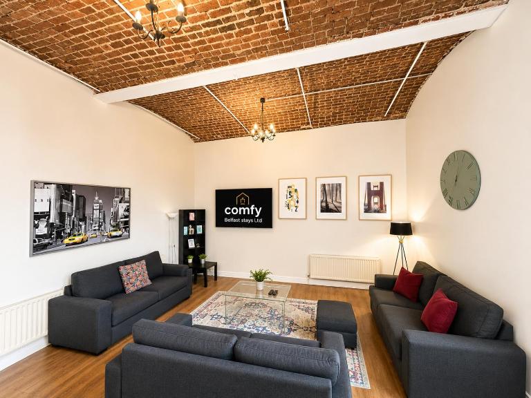 Refurbished 2bed apartment - B&B Belfast