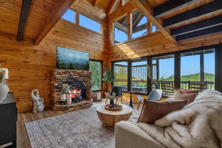 New Panoramic Smoky Mtn Views-Mins to Dollywood - B&B Sevierville