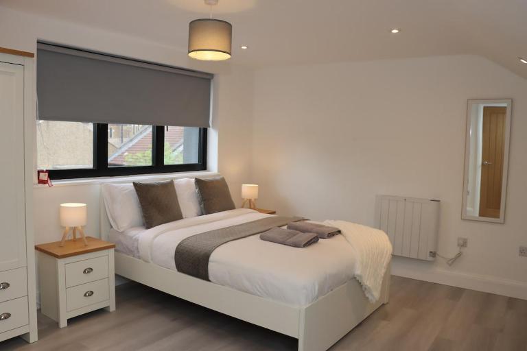 Luxury 3 Bed House - 5min walk to Meridian Water - B&B Londra