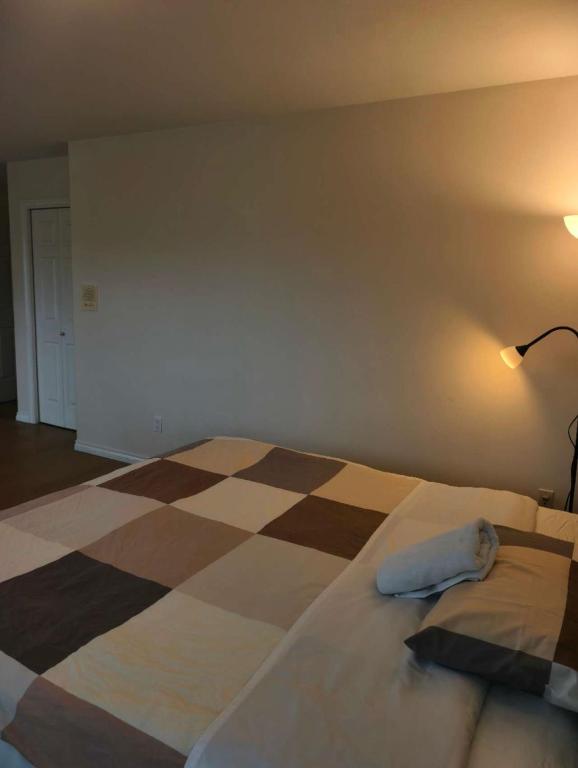 Cozy Room With King-sized Bed - Ferienwohnung Richmond