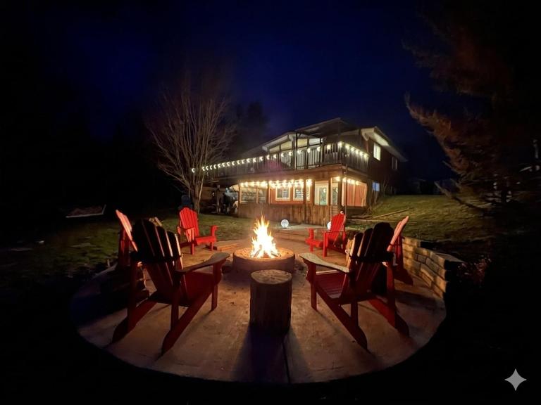Charming Modern Cottage w Waterfront & Firepit - B&B Otter Lake
