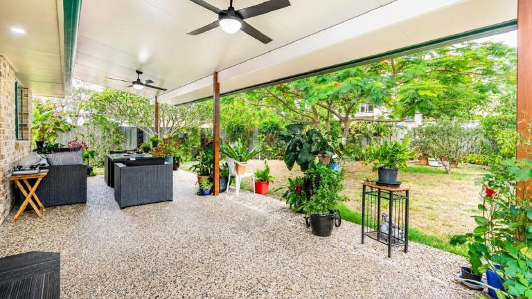 Delightful Duplex on Rose Ct, Bongaree - B&B Pengarry