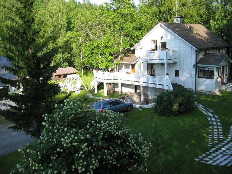 Omakotitalon yläkerta - B&B Kuopio