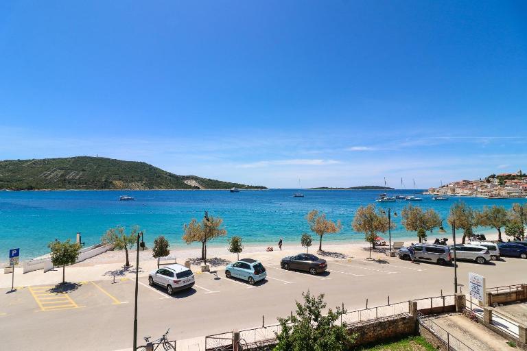 D&J Apartments - B&B Primošten