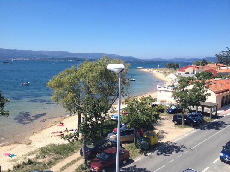 PRECIOSO APARTAMENTO 1ª LINEA PLAYA EN RIAS BAIXAs - Ferienwohnung Villanueva de Arosa