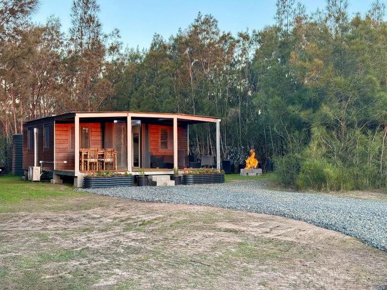 Eco Cabin on Rural Horse Property - B&B Allandale