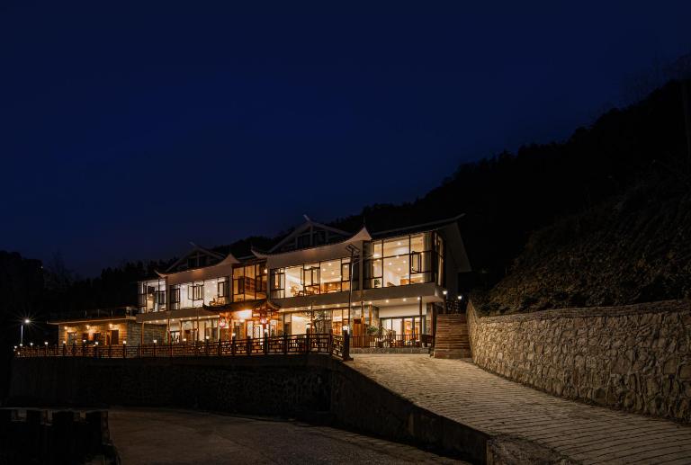 Shiyi Tangwan Yangjiajie Lodge Inside Zhangjiajie National Forest Park Near Yangjiajie Cableway With Shuttle Access At The Door Mountain Views Authentic Country BnB Quiet Rural Escape Away From Crowds - B&B Zhangjiajie