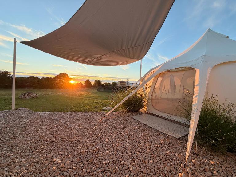 Lisinj Sky Glamping - Ferienwohnung Bar