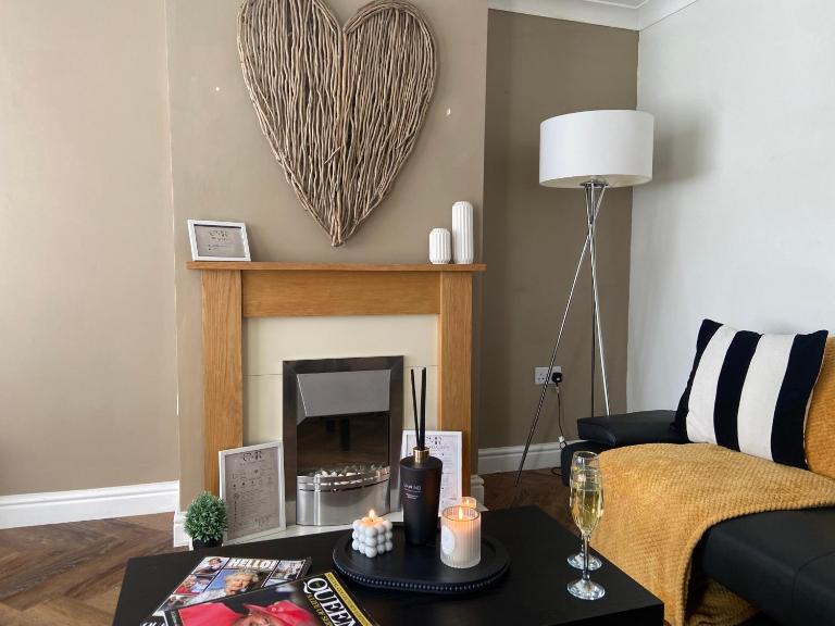 Dent View - 3 Bed House, sleeps 5 - B&B Cleator Moor