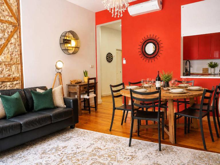 Old Town Chiado Balcony AirCon by LD Apartments - B&B Lisbona