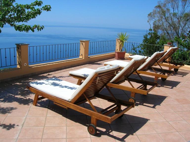 Resort Al Belvedere Salina - Bed and Breakfast Leni