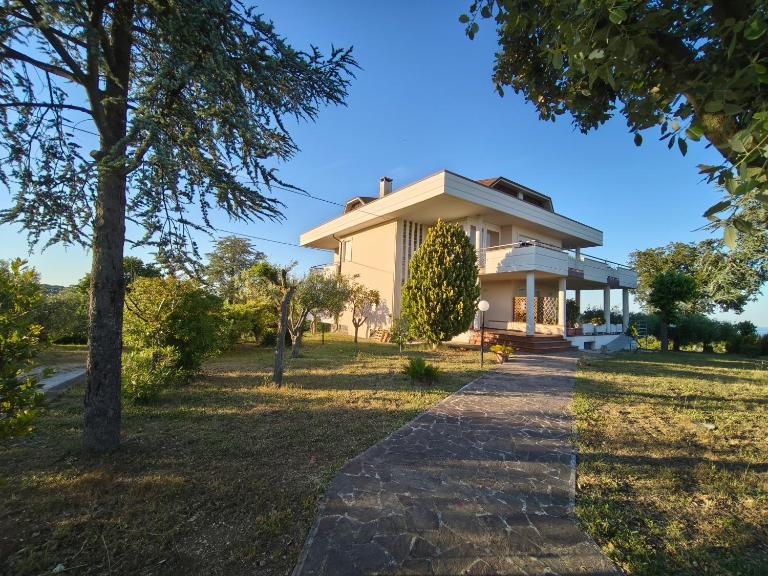 A CASA DI FINA tra mare e collina - B&B Massignano