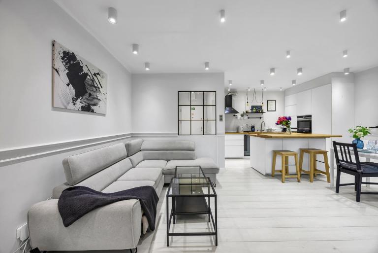 Wola Apt - Parking, Balcony, Workspace - by Rentujemy - B&B Warsaw