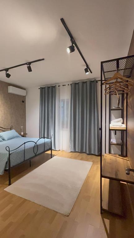 Bllok Central Spot - Apartment - Bed and Breakfast Tirana