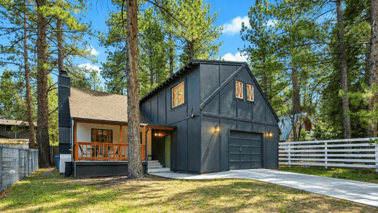 Angeles Boulevard by AvantStay - Bed and Breakfast Big Bear City