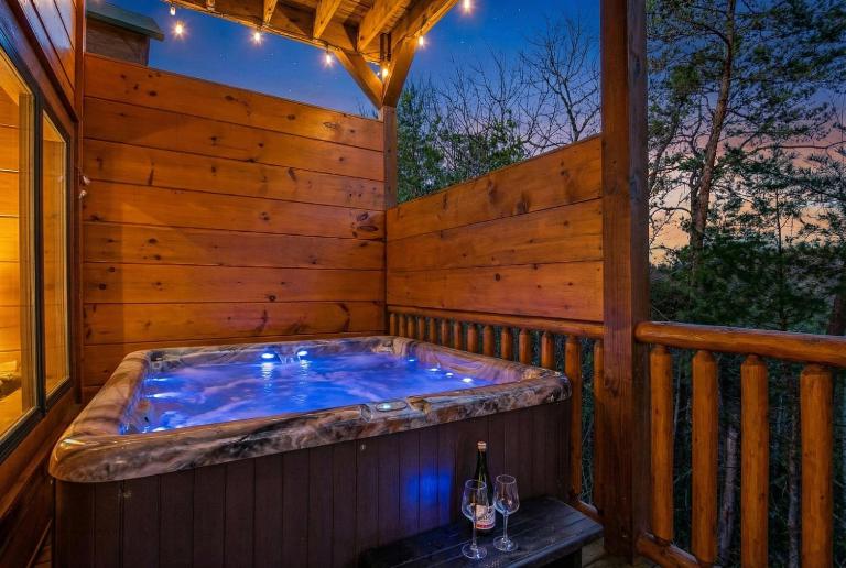 Indoor Pool, Arcade, 23 mi to Gburg & Front Porch Mt Leconte Views - Sleeps 12 - B&B Gatlinburg