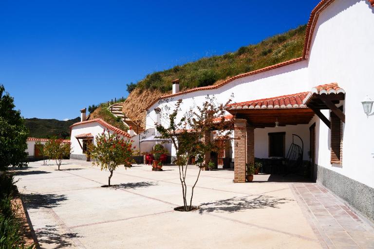 Cuevas Cortijo El Capellán - B&B Cortes