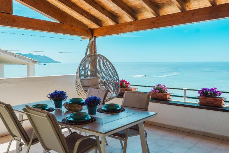 Corfu Glyfada Beach Apartment 91 - Bed and Breakfast Glyfáda
