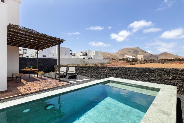 Home2Book Exclusive Villa Volcán Art & Light - B&B Yaiza