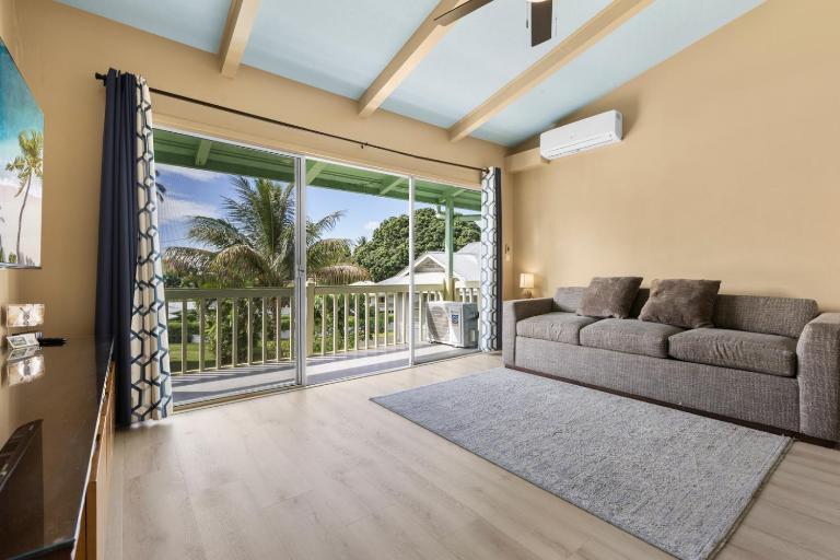 Ocean View 1BR • Balcony • Near Beaches & Downtown - B&B Hilo