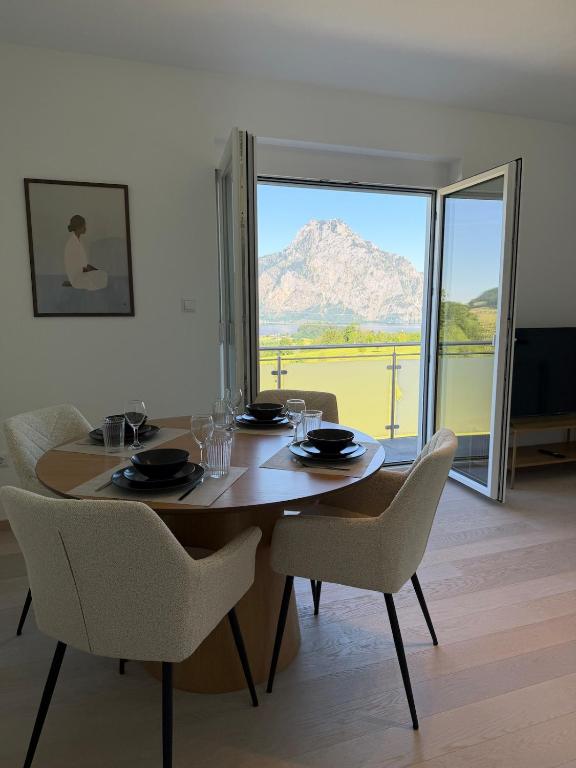 Apartment am Traunsee mit Panorama Seeblick 2 - B&B Traunkirchen