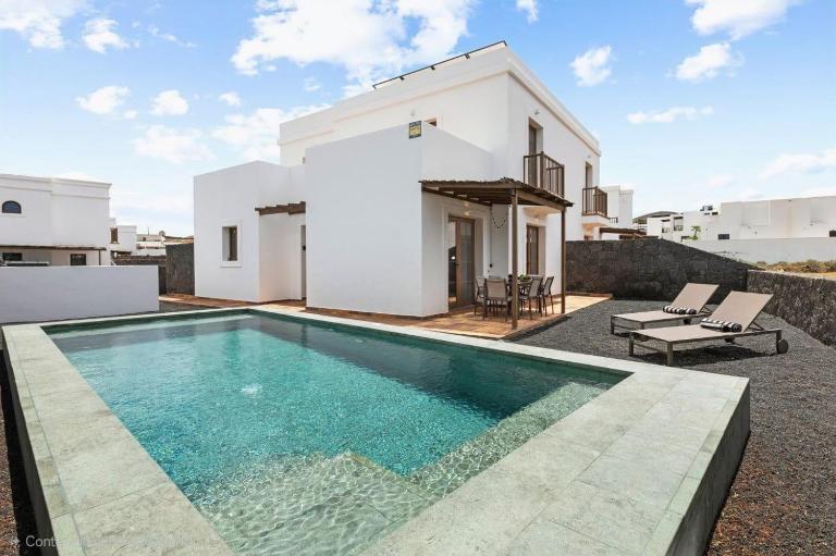 Home2Book Elegant Villa with Private Pool in Yaiza - B&B Yaiza