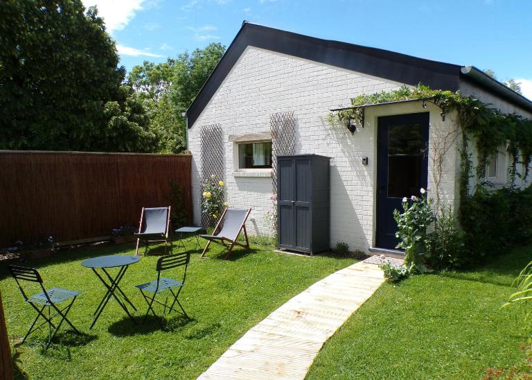 Le Pavillon - Bed and Breakfast Céroux-Mousty