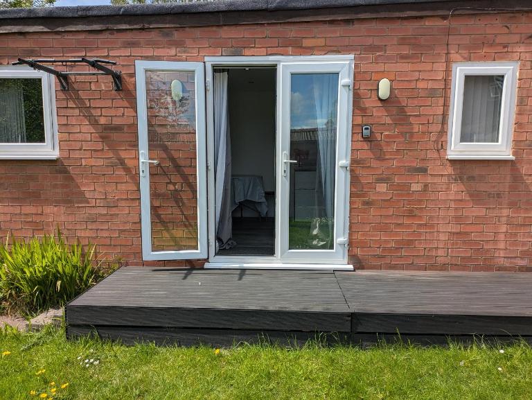 Peaceful and Comfortable Guest Residence in Chorlton, Manchester - B&B Manchester