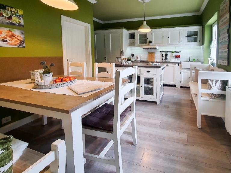 Friendly Home - Stadthaus - B&B Bornheim
