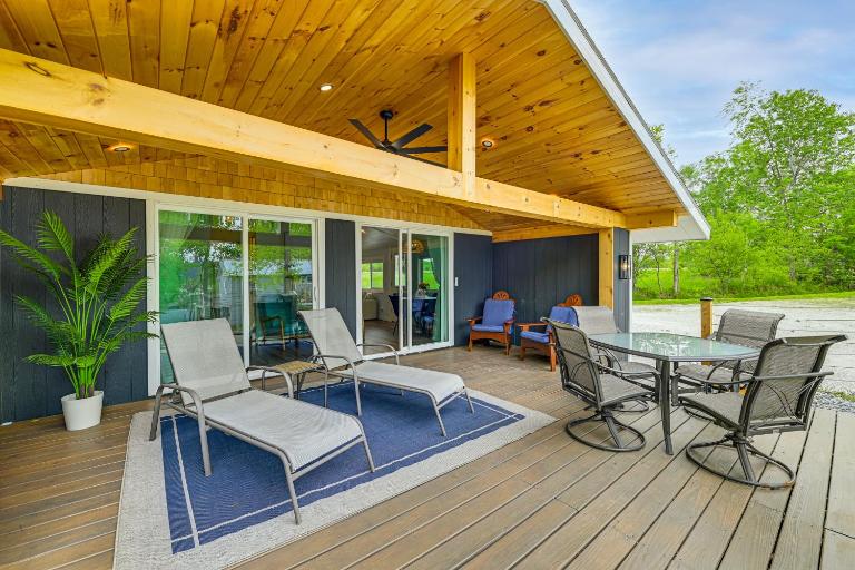 Couple’s Retreat w/ Water Access to Lake Champlain - B&B Shoreham