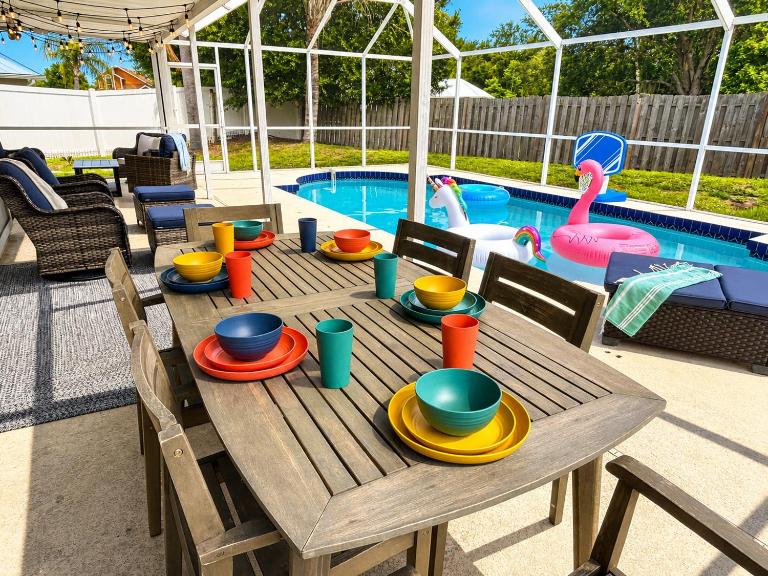 Heated Pool in Sunny Sarasota, huge yard, games, dog friendly escape - B&B Sarasota